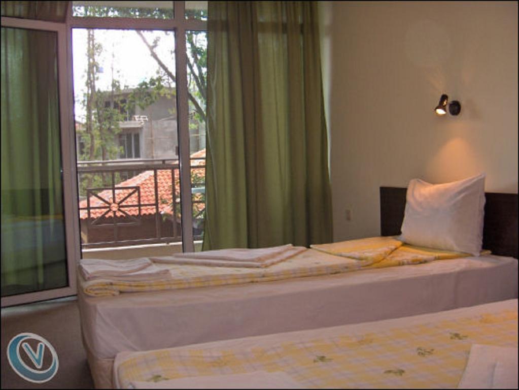 Family Hotel Phoenix Kiten Rum bild