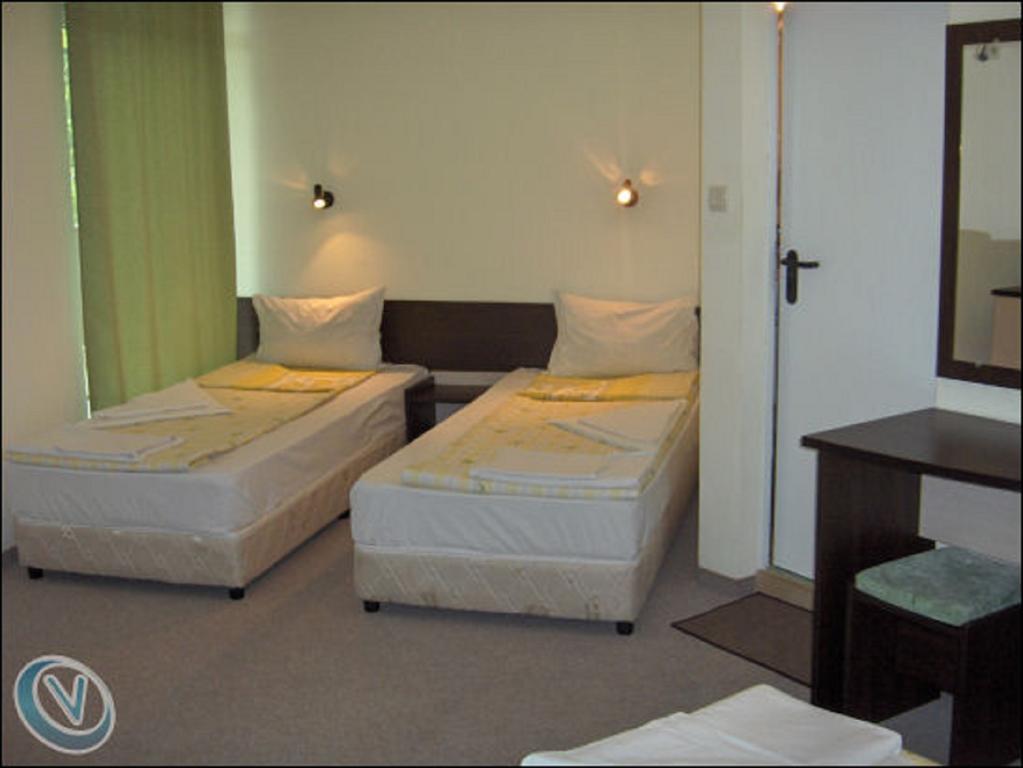 Family Hotel Phoenix Kiten Rum bild