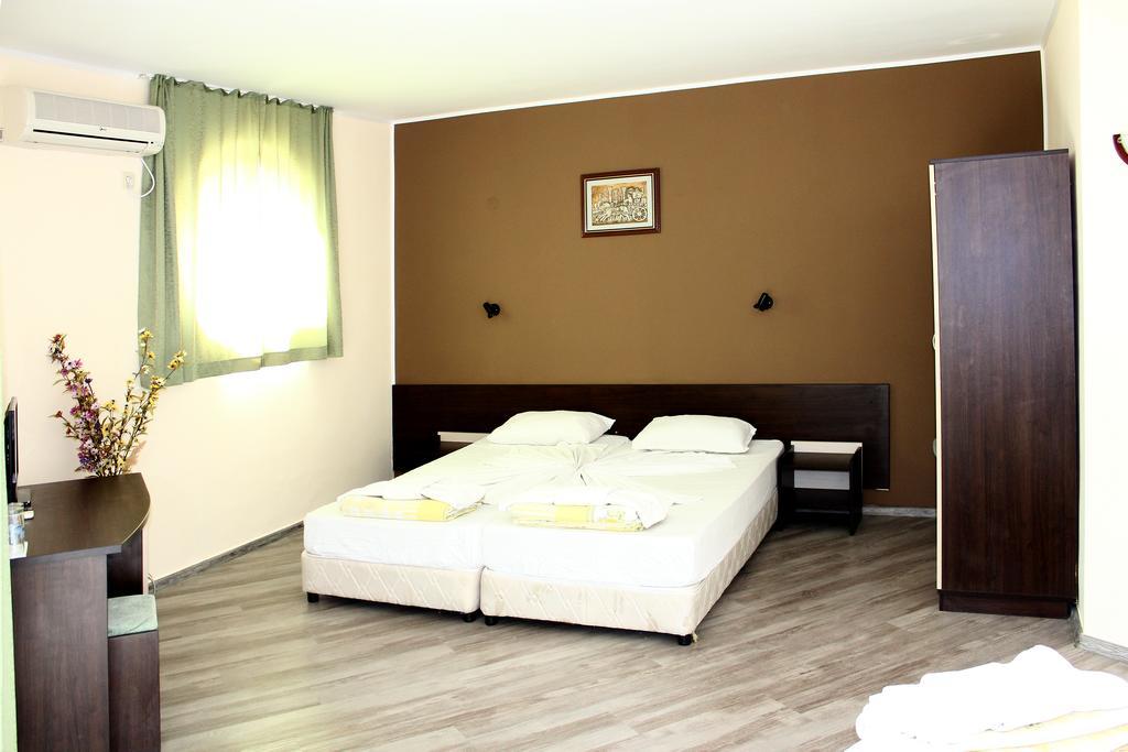 Family Hotel Phoenix Kiten Exteriör bild